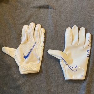 Brand new Nike vapor football gloves